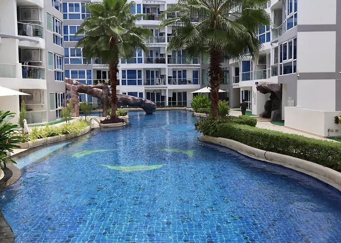 Grand Avenue Condo Soi Boaukow